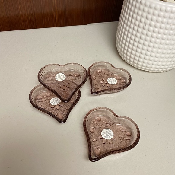 Vintage Tiara Glass Heart shape vanity tray - Picture 10 of 13